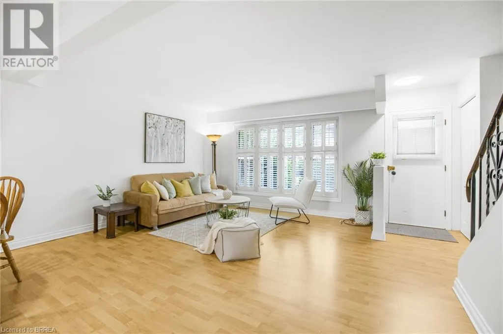 161 BERKINDALE Drive Unit# 5, #5