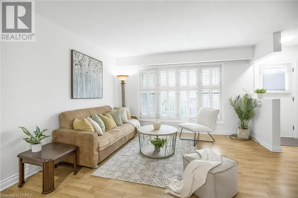 161 BERKINDALE Drive Unit# 5, #5