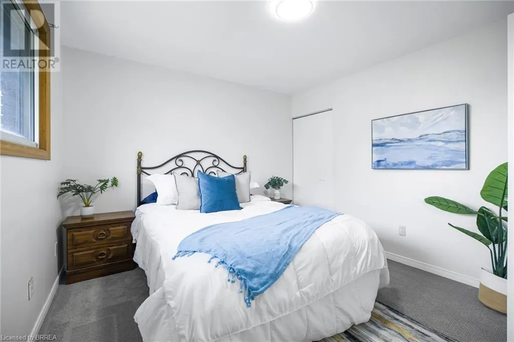 161 BERKINDALE Drive Unit# 5, #5