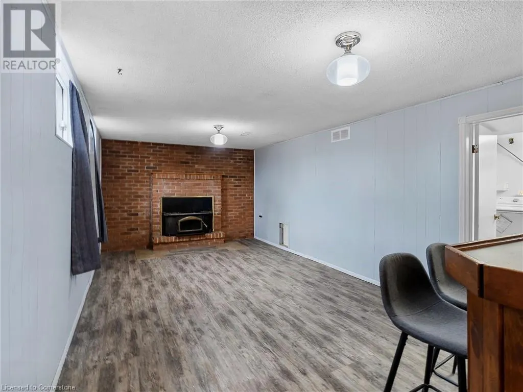 102 DUNDEE Drive