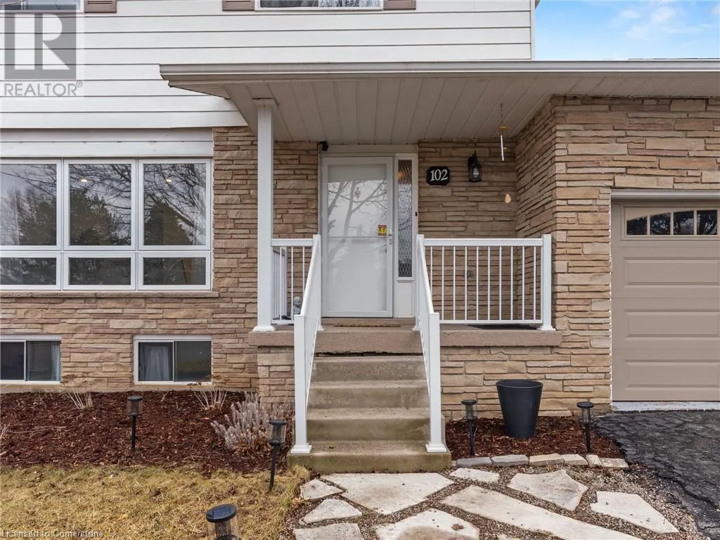 102 DUNDEE Drive