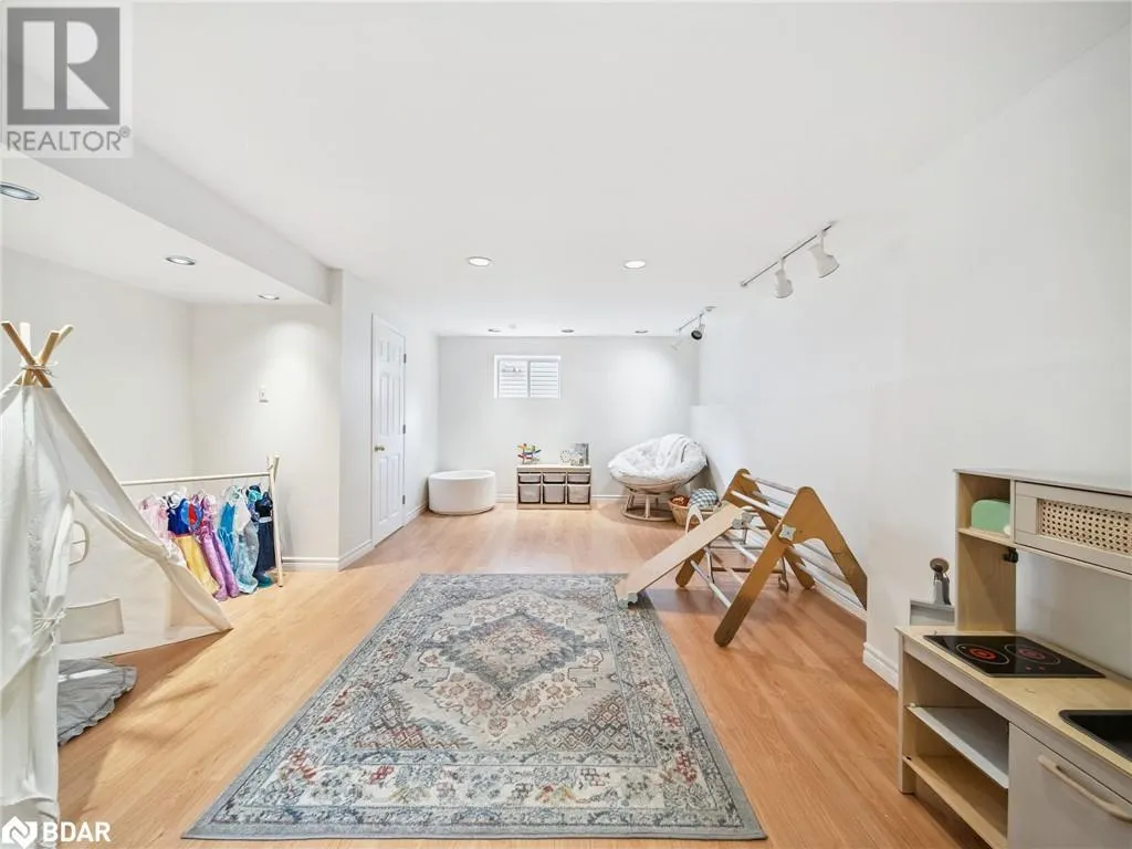 8 DARREN Drive