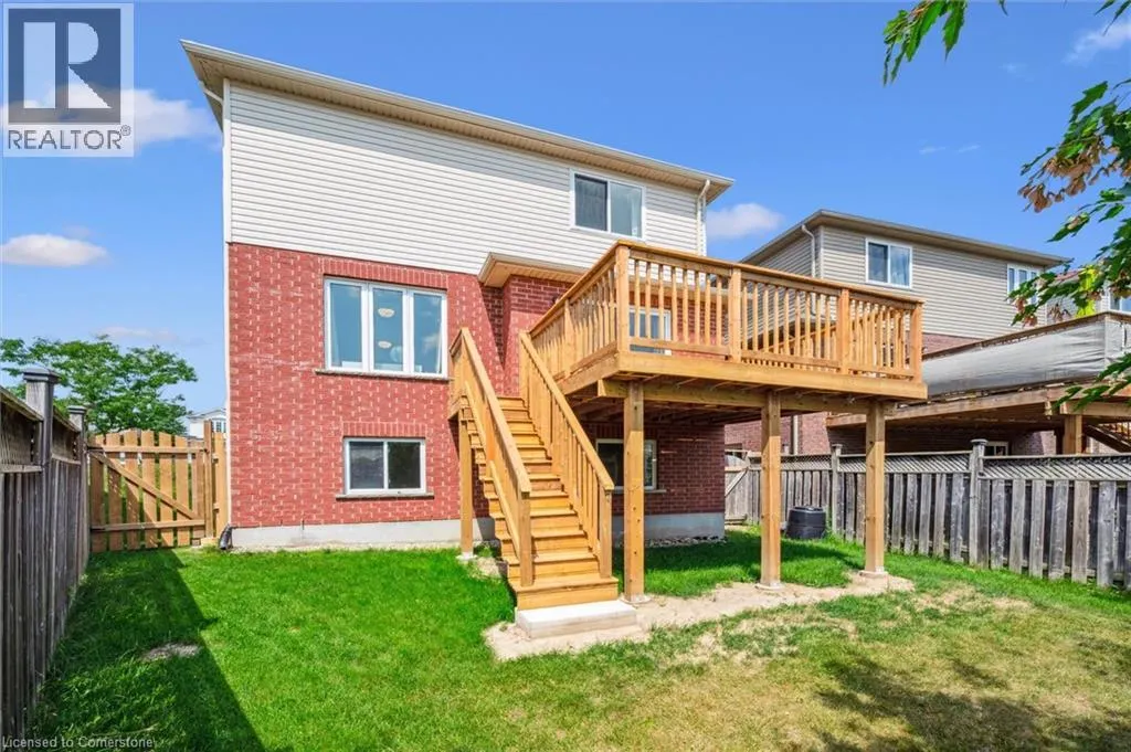 383 TEALBY Crescent