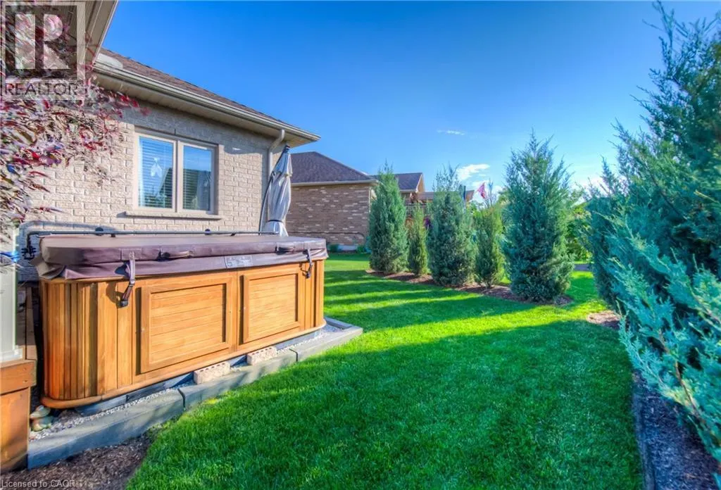 28 AMBERDALE Way
