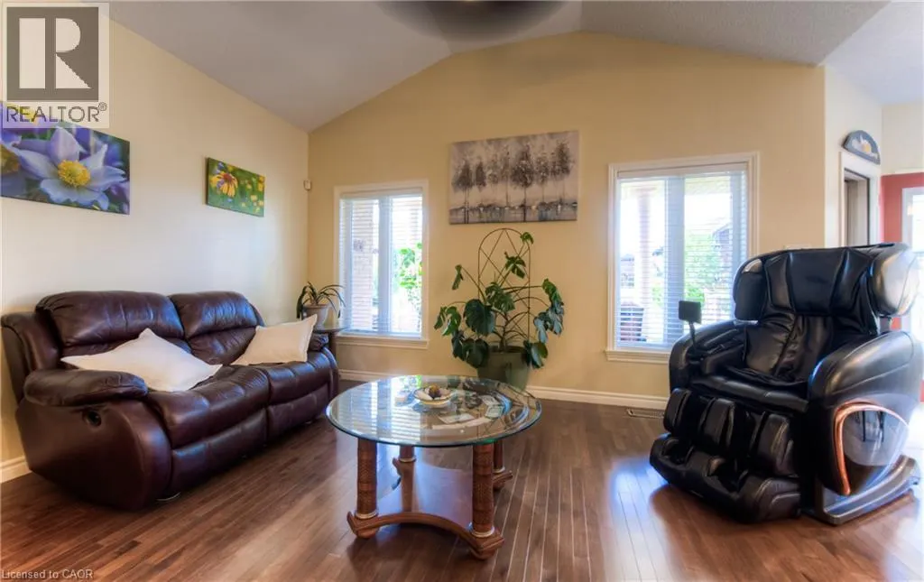 28 AMBERDALE Way