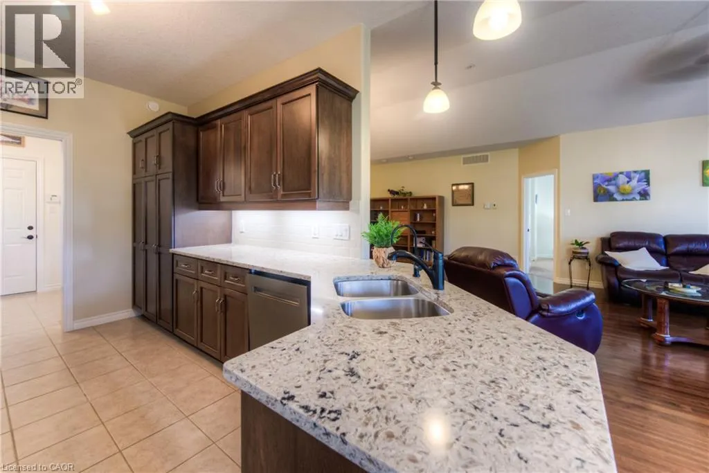 28 AMBERDALE Way