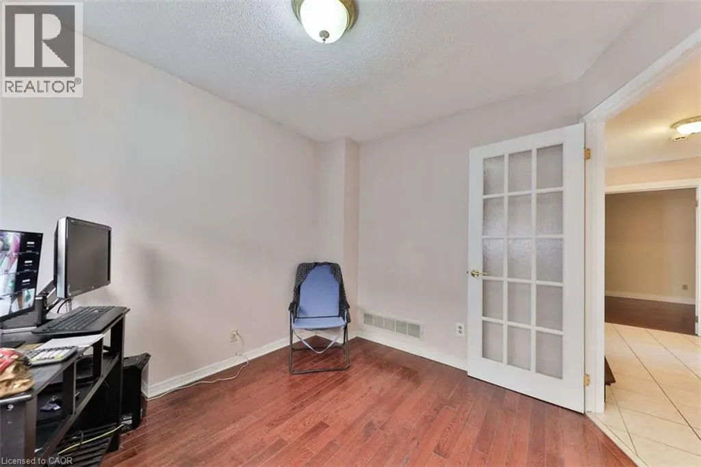 5275 THORNWOOD Drive