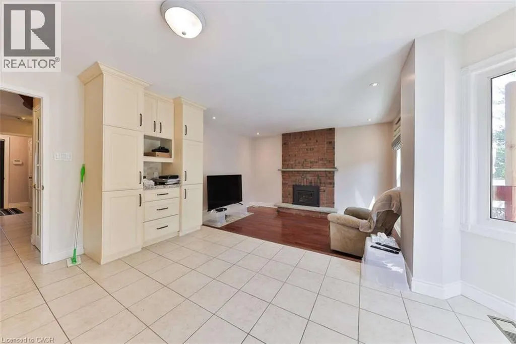 5275 THORNWOOD Drive