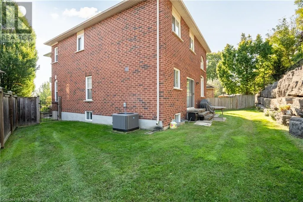 43 WOODLAWN Court