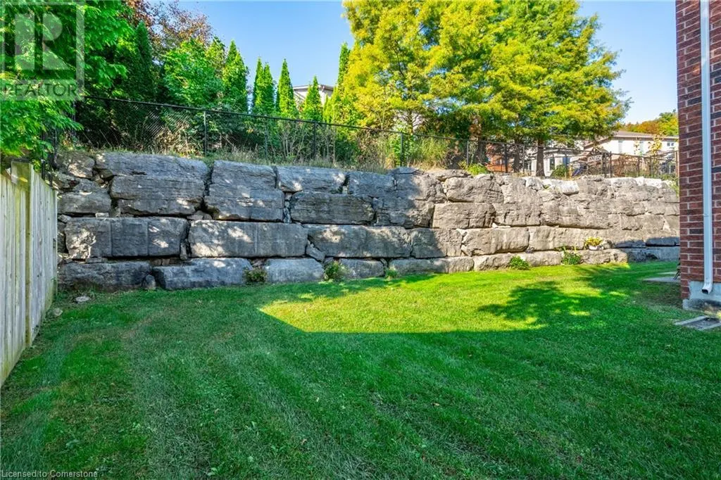 43 WOODLAWN Court