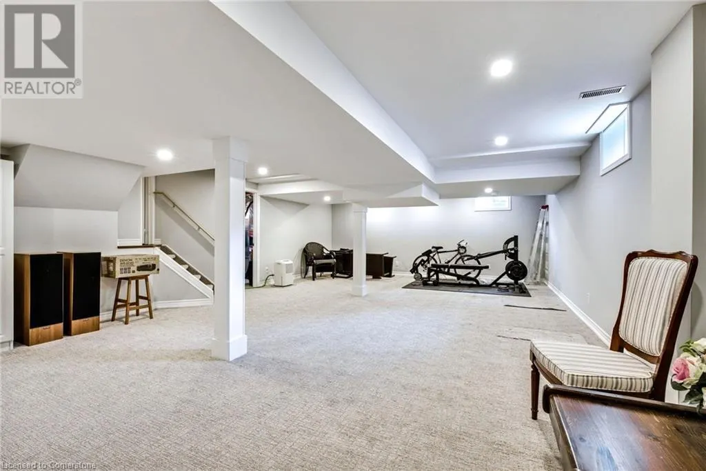 43 WOODLAWN Court