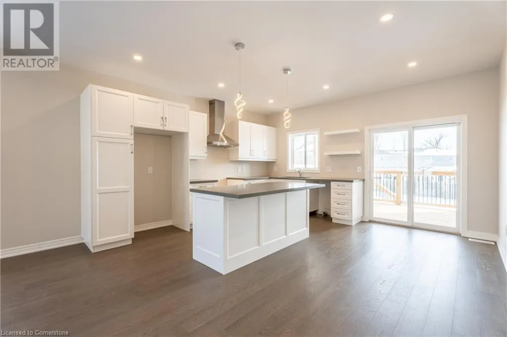 735 DOMINION Road
