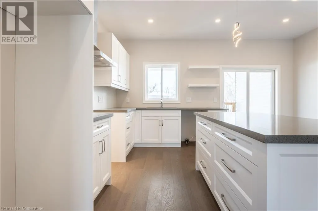 735 DOMINION Road