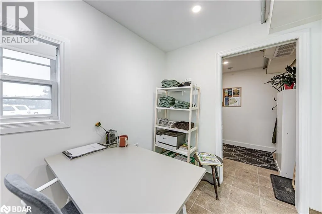 2 FRANCIS Street E