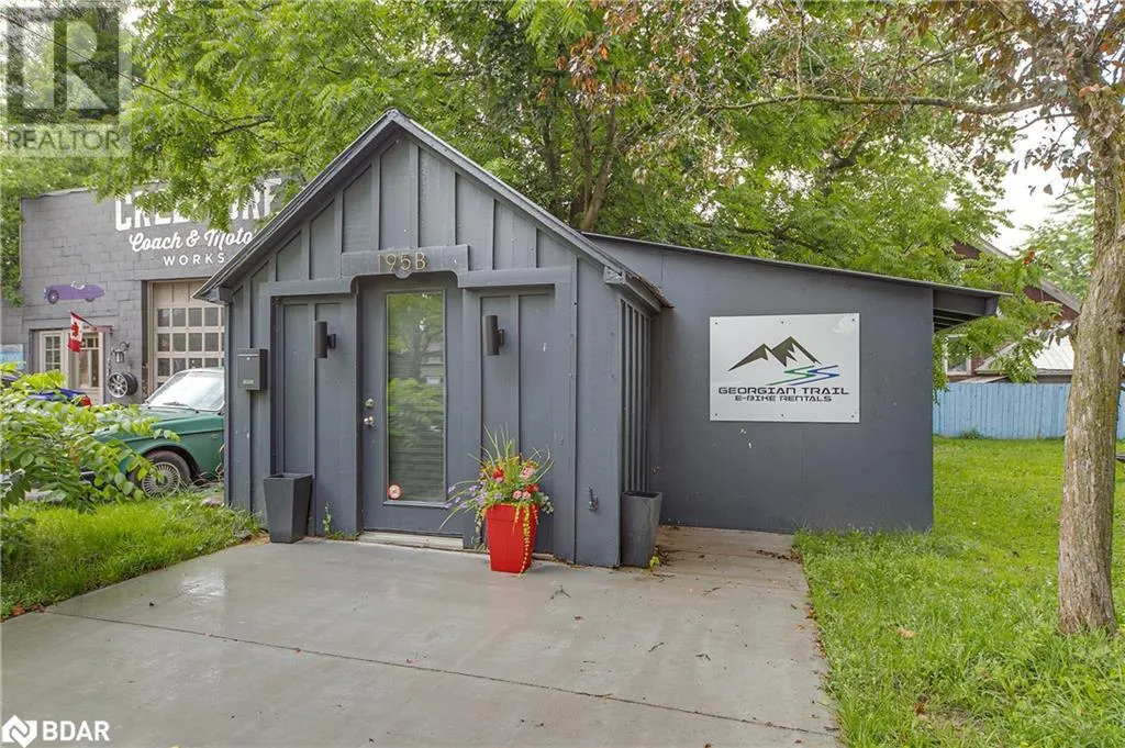 2 FRANCIS Street E