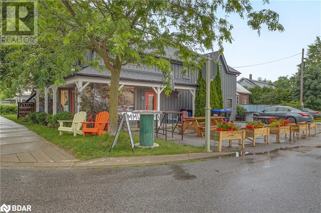 2 FRANCIS Street E