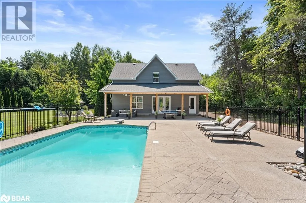 7833 POPLAR Sideroad