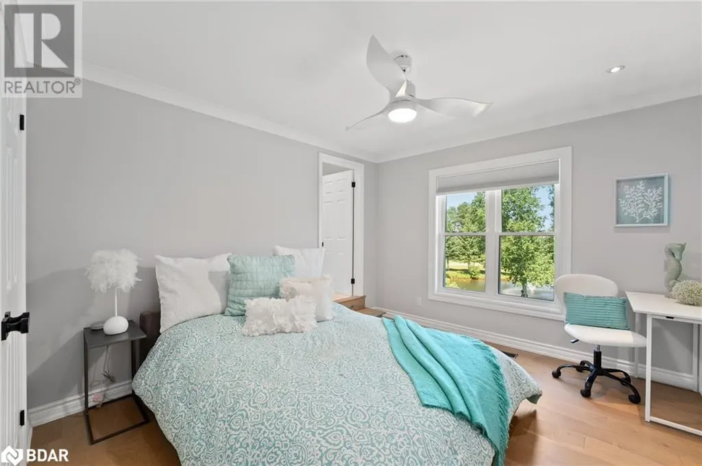 7833 POPLAR Sideroad
