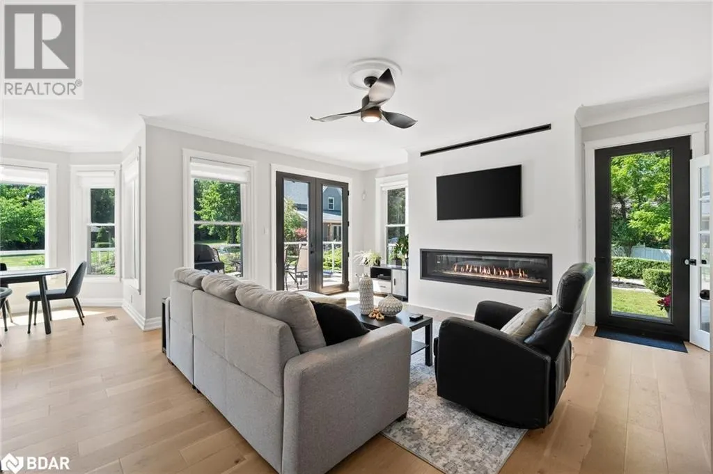 7833 POPLAR Sideroad