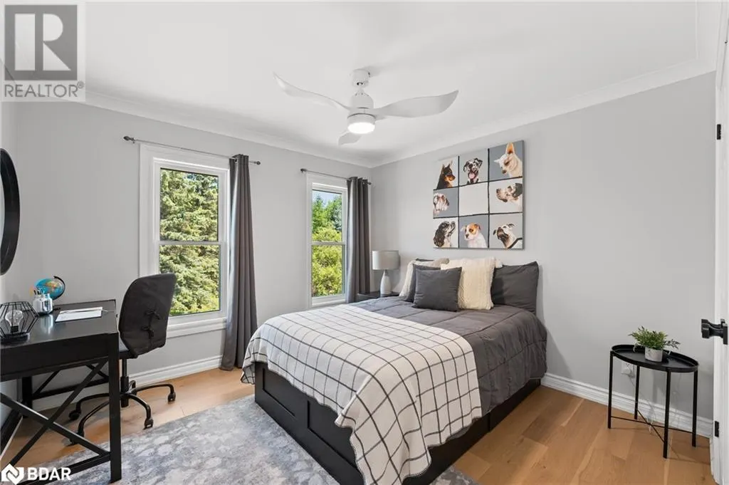 7833 POPLAR Sideroad