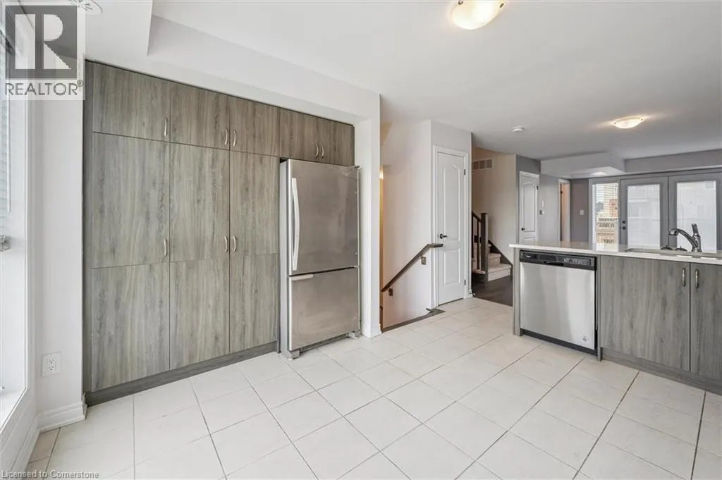 124 WATSON Parkway N Unit# 4, #4