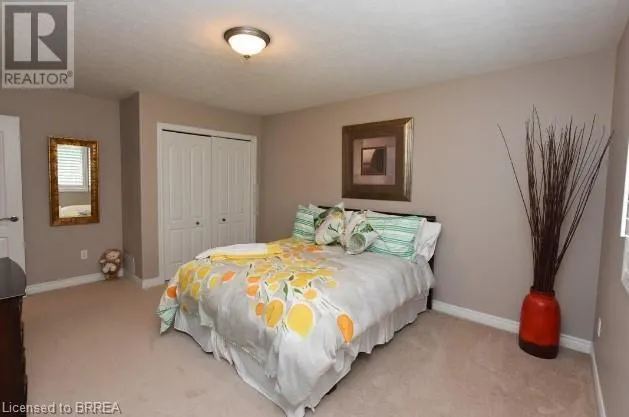 51 QUEENSWAY Drive