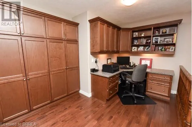 51 QUEENSWAY Drive