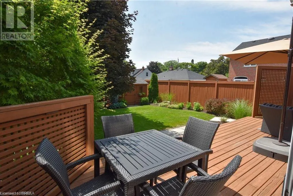 51 QUEENSWAY Drive