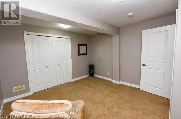 51 QUEENSWAY Drive