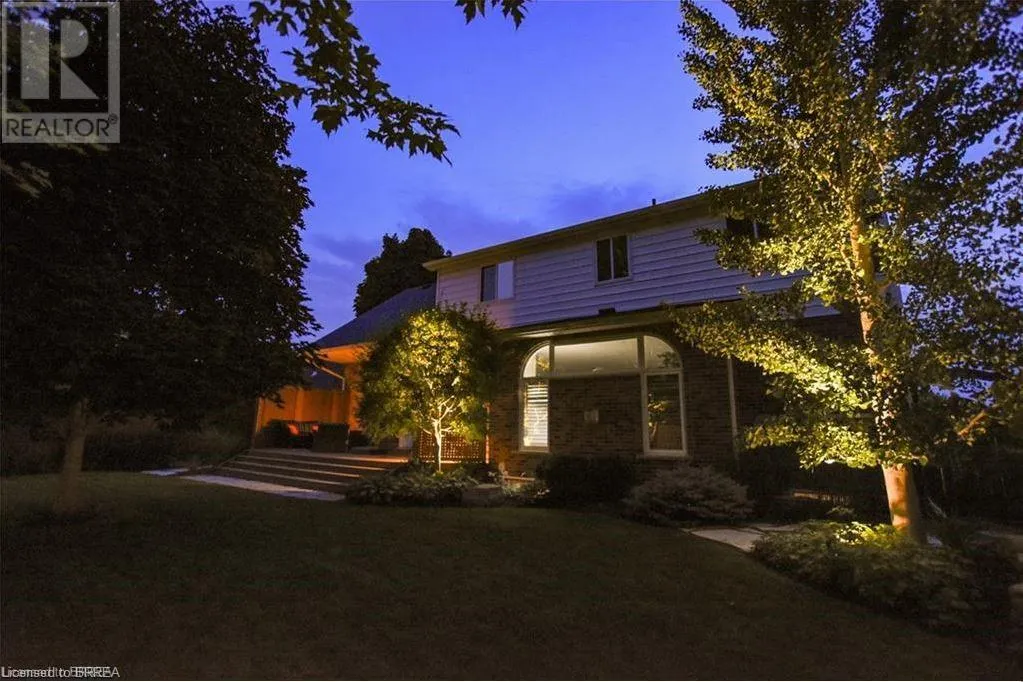 51 QUEENSWAY Drive