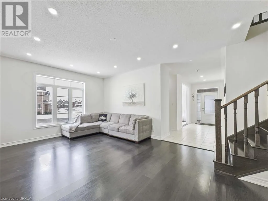 37 DRAKE Avenue