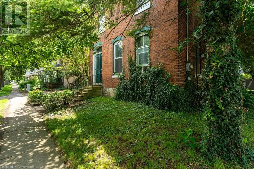 6 HENRY Street