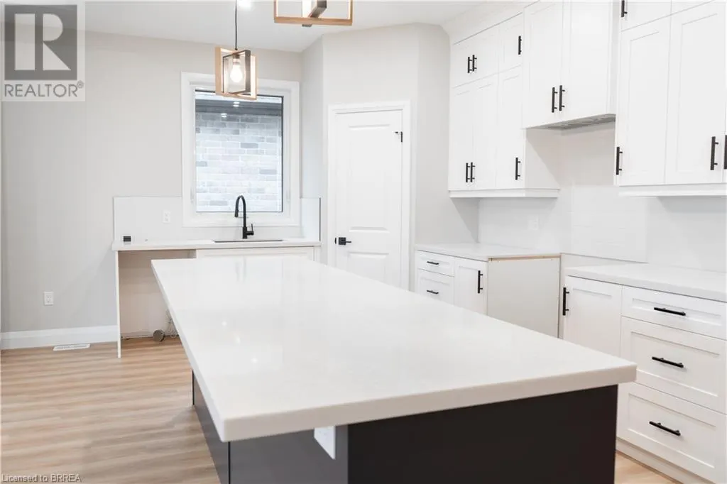 94 VANROOY Trail