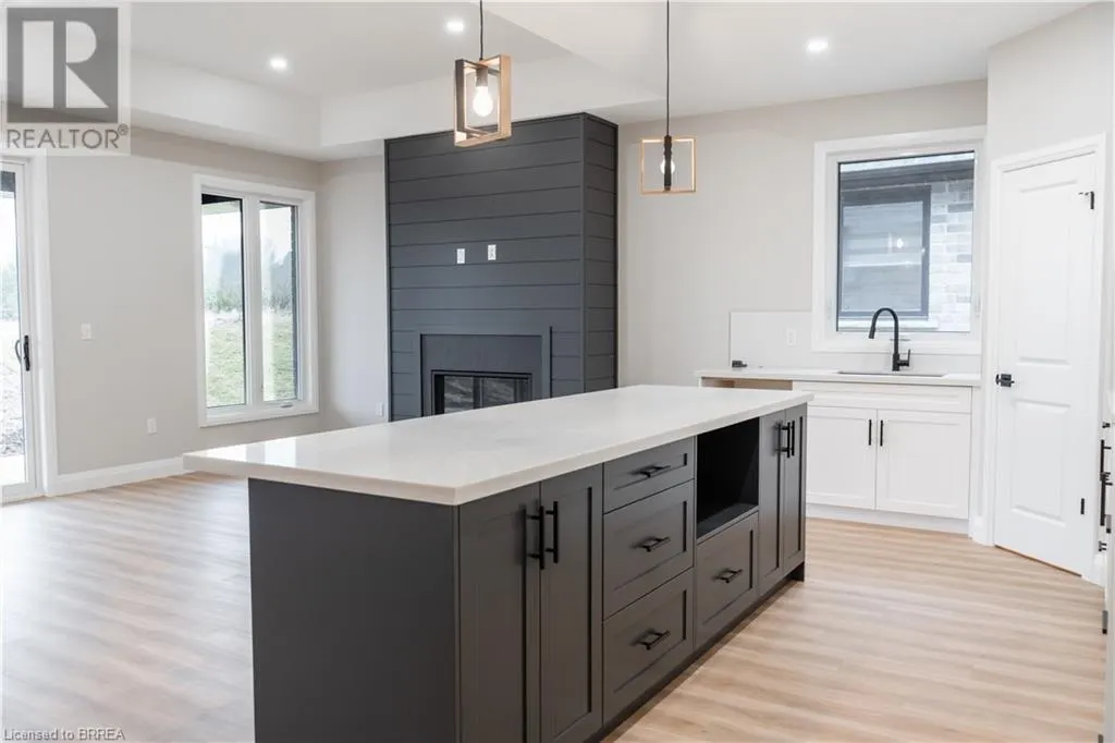 94 VANROOY Trail