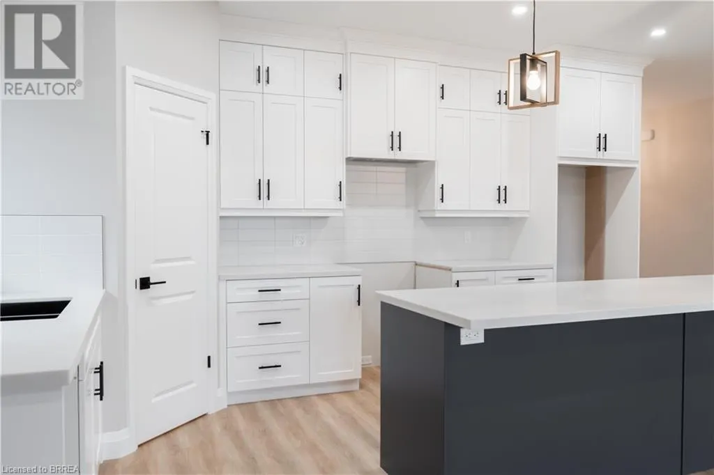 94 VANROOY Trail