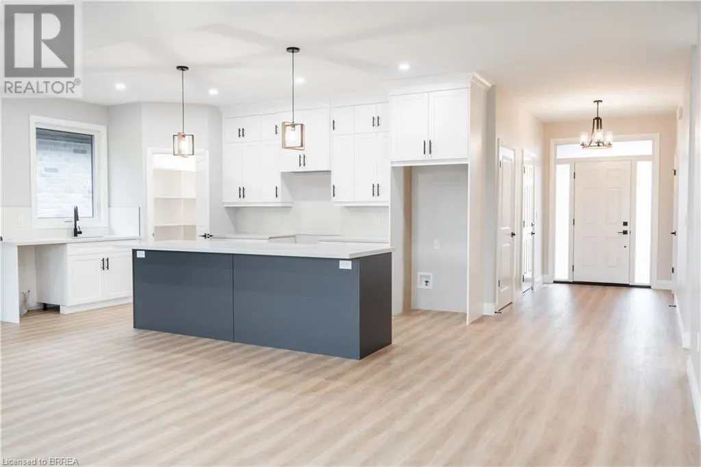 94 VANROOY Trail