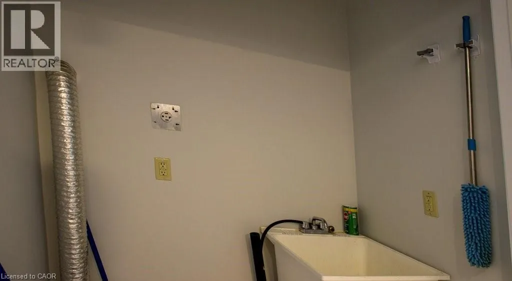 19 NIAGARA Drive Unit# 27, #27