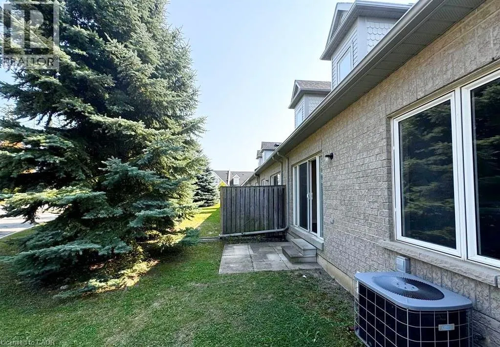 19 NIAGARA Drive Unit# 27, #27
