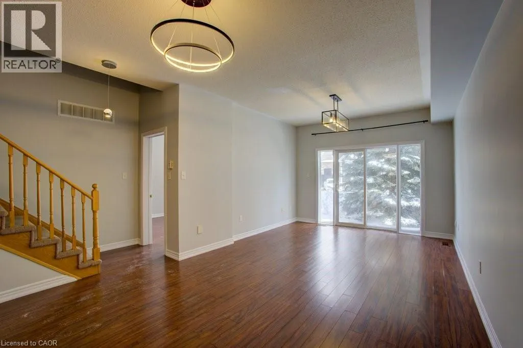 19 NIAGARA Drive Unit# 27, #27