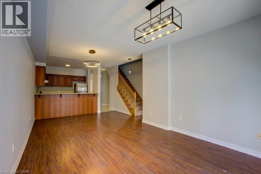 19 NIAGARA Drive Unit# 27, #27