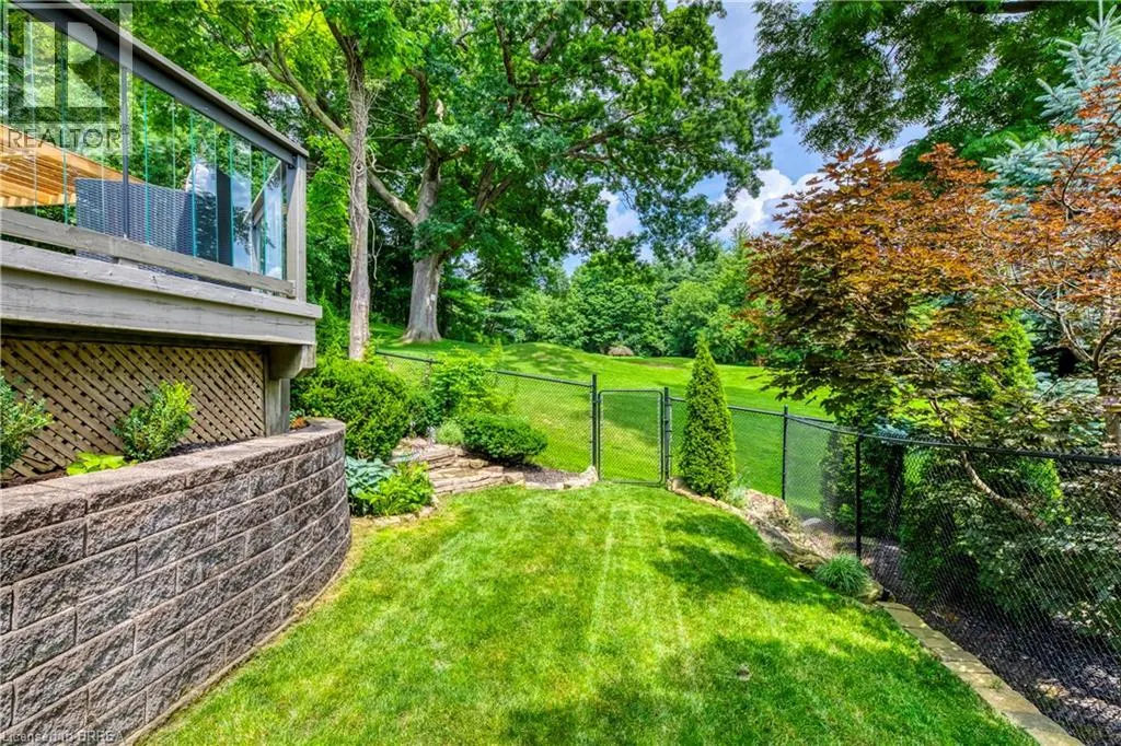 16 SWEETMAN Drive