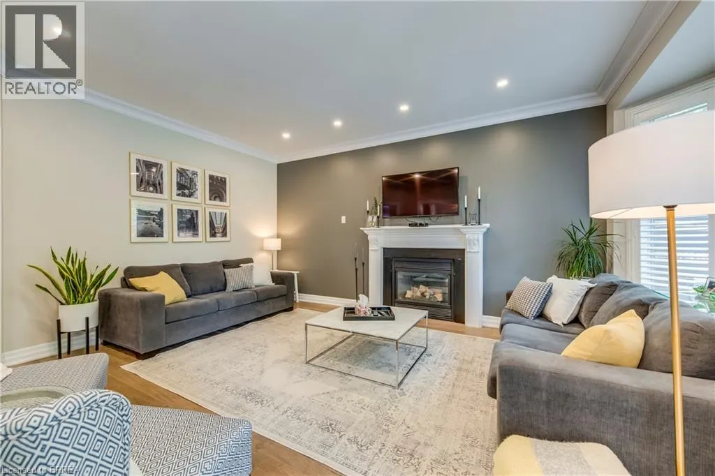16 SWEETMAN Drive