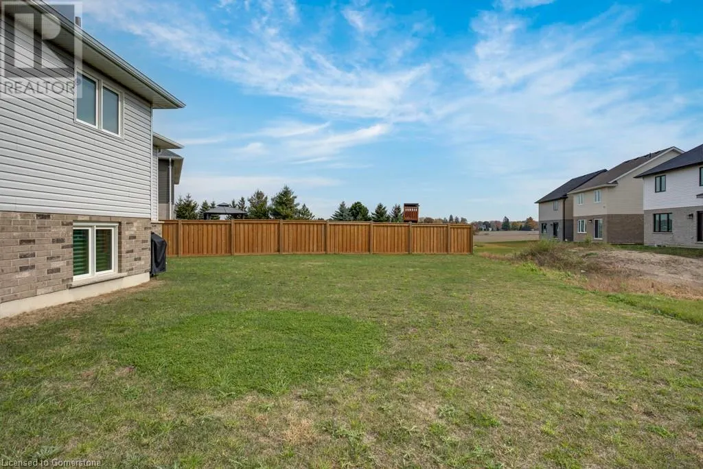 9 CLOVER CIR Circle