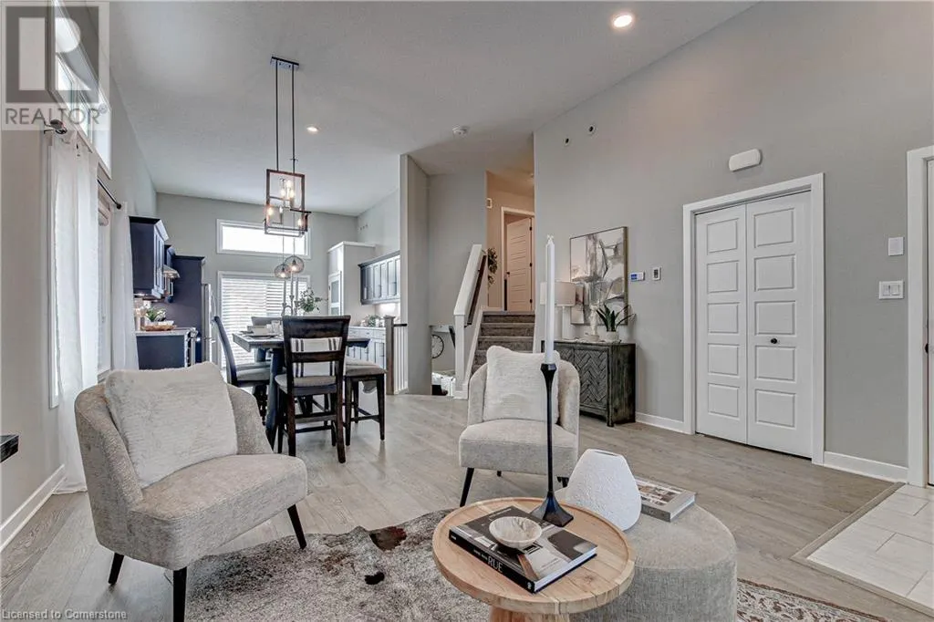 9 CLOVER CIR Circle