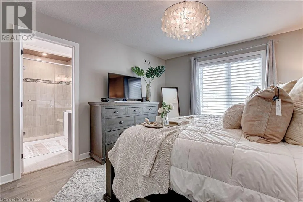 9 CLOVER CIR Circle