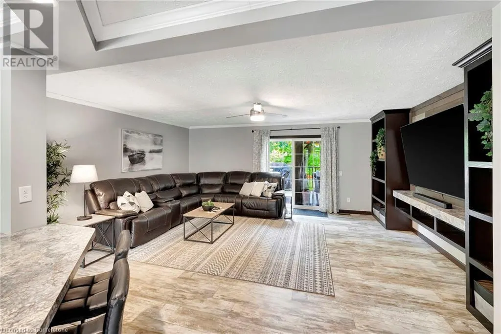4881 MAPLEVIEW Crescent