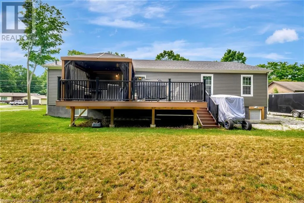 4881 MAPLEVIEW Crescent