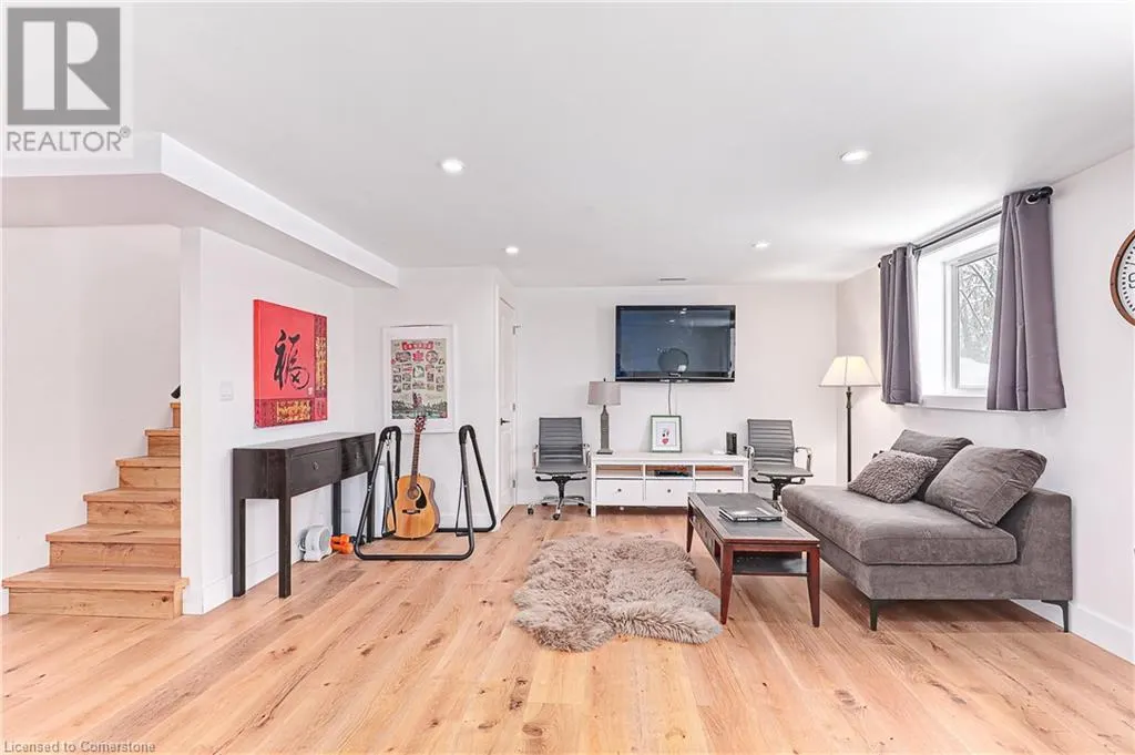 234 CANROBERT Street