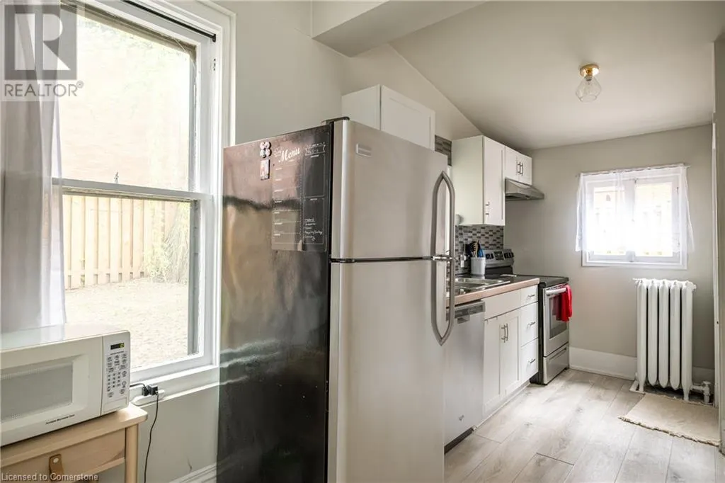 177 CHARLTON Avenue W