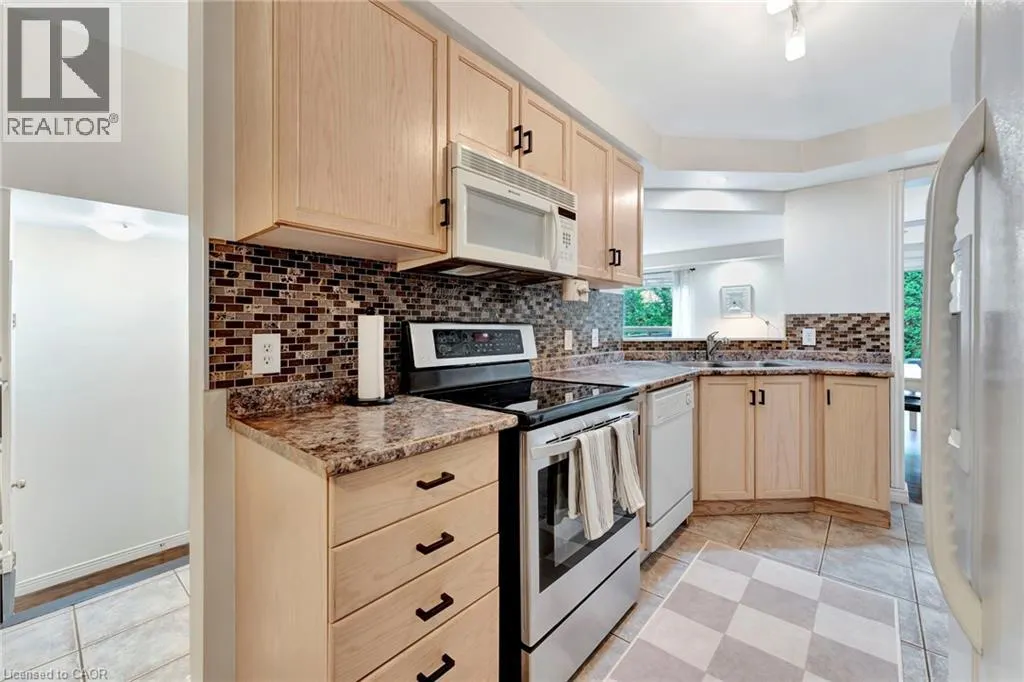 348 HIGHLAND Road W Unit# 20, #20